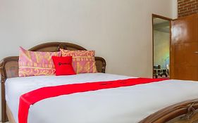 RedDoorz near Kampung Gajah 2