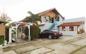 RedDoorz near Kampung Gajah 2